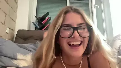 goddesemiiyy webcam model stream image