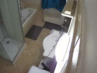 voyeurcam-julmodels-bath-2nd-2 webcam model stream image