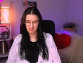 sarah_fire_ webcam model stream image