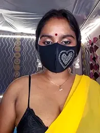 Sweet-Maddlina webcam stripchat model stream image