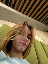 -AngelAri- webcam model stream image