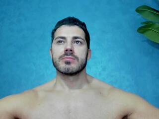 Cutler Q webcam flirt4free model stream image