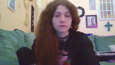 QueenCrimson webcam model stream image