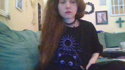 QueenCrimson webcam model stream image