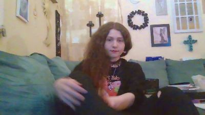 QueenCrimson webcam model stream image