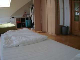 voyeurcam-julmodels-bed-1 webcam model stream image