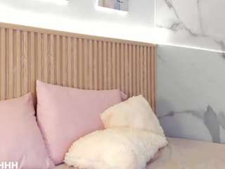 cosmic-brunette webcam model stream image