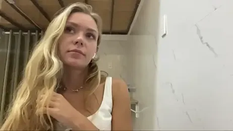 One_On_Mllion webcam model stream image
