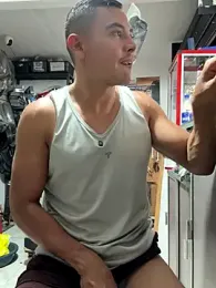 Paul22cm- webcam model stream image