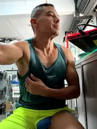 Paul22cm- webcam model stream image