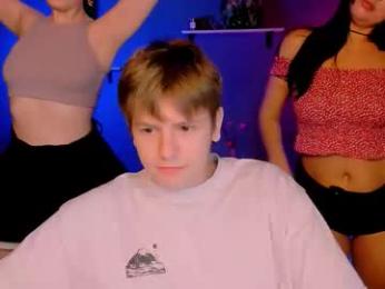 leslie_bird webcam model stream image