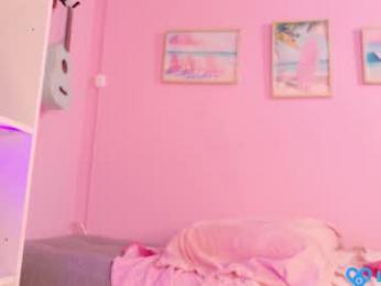 little_effy18_ webcam model stream image