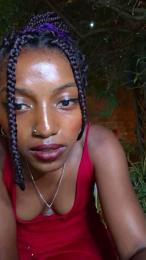 MaevaFrenchy webcam model stream image