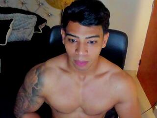 Andrew Wolf webcam model stream image
