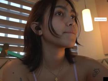 luucy___ webcam model stream image