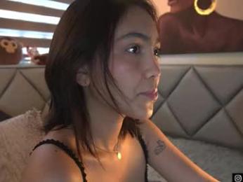 luucy___ webcam model stream image