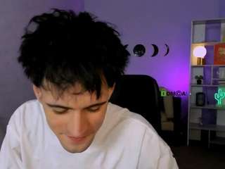 leon-lie webcam model stream image