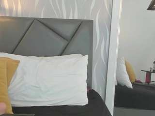 luciarios webcam model stream image