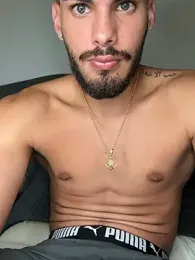 Derek_master webcam model stream image
