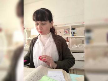 caroliiine webcam model stream image