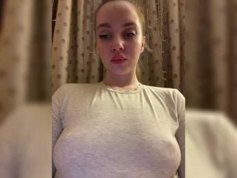 Kikilaky webcam model stream image