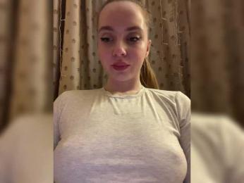 Kikilaky webcam model stream image