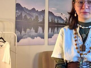 Hallie Shantz webcam model stream image