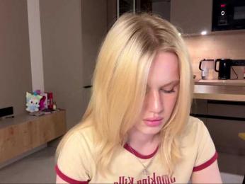 moonavelle webcam bongacams model stream image