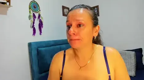 sofi_saliva2511 webcam model stream image