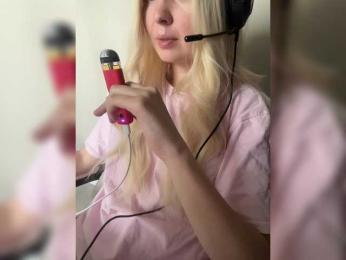 LanaDL18 webcam model stream image