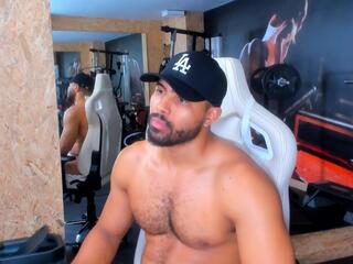 Logan Simons webcam model stream image