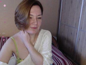 Julia99 webcam model stream image