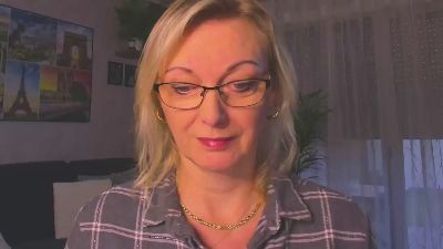 VanessaLUX webcam model stream image