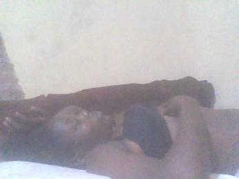 PrettyG webcam model stream image