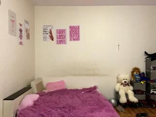 Primrose Buffkin webcam model stream image