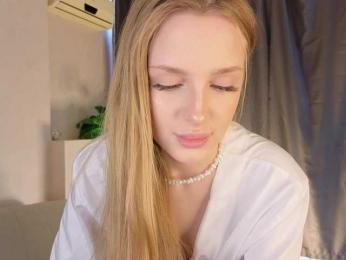 CrimsonAura webcam bongacams model stream image