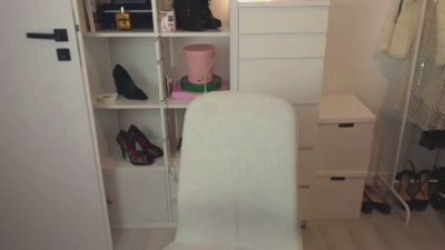 NightHolly webcam model stream image