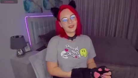 EsterLogan webcam model stream image