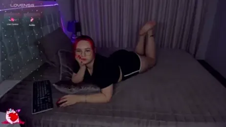 EsterLogan webcam model stream image