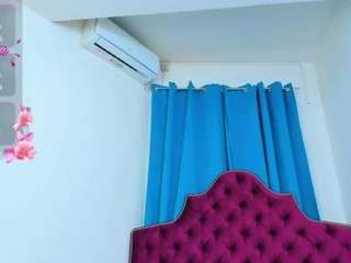 ninadee webcam camsoda model stream image