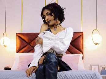 NaomiiSky webcam model stream image