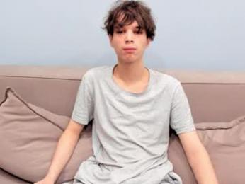 your_shy_guy webcam model stream image