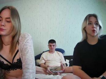 DivineTrio webcam model stream image