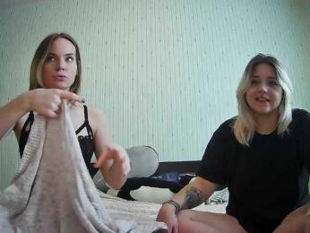 DivineTrio webcam model stream image