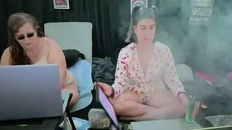 Bella_and_Marie webcam model stream image