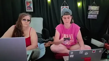 Bella_and_Marie webcam stripchat model stream image