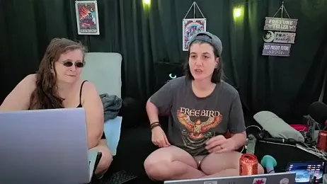 Bella_and_Marie webcam model stream image