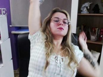 Soft-Zoey webcam model stream image