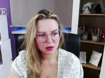 Soft-Zoey webcam bongacams model stream image