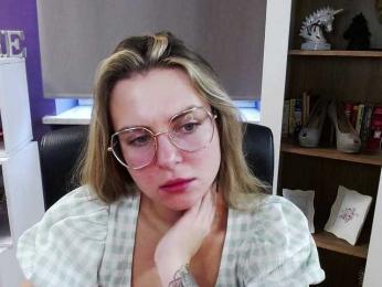 Soft-Zoey webcam model stream image